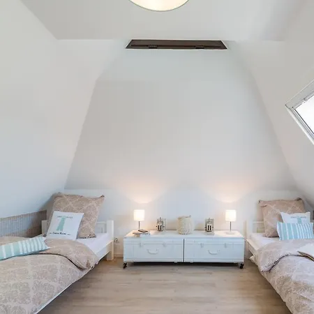 Haus Am Strand Apartment *