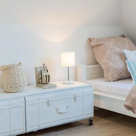 Haus Am Strand Apartment *